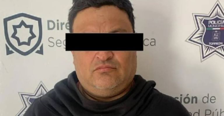 Hombre ignora orden de restricción y es detenido por violencia familiar en Torreón.