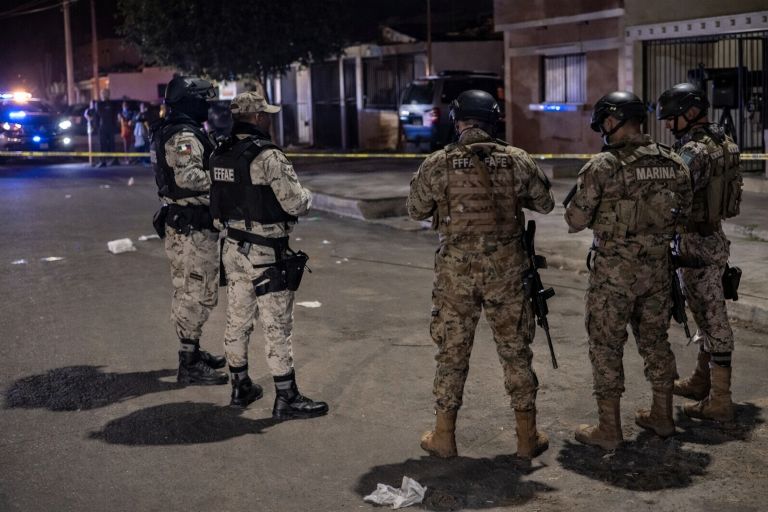 La escena de crimen fue asegurada por policías y militares