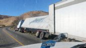 Foto ilustrativa de la nota titulada: Accidente vehicular en Sonora: Tráiler se sale del camino en la carretera Cananea - Ímuris