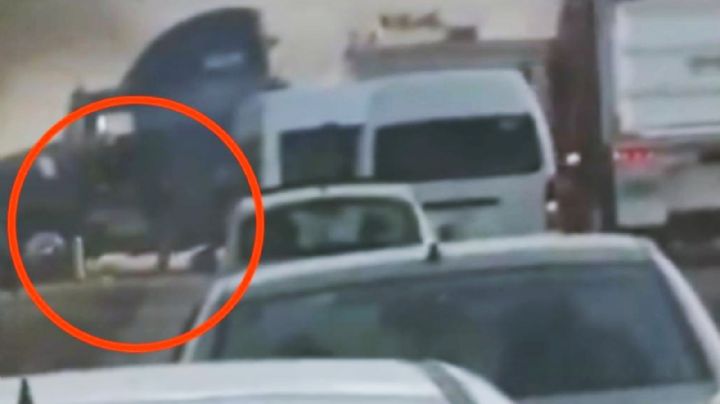 Buscan a trailero que atropelló y arrastró a otro chofer en la carretera Toluca - Atlacomulco