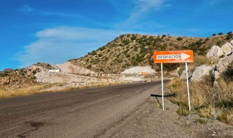 Máximo Moscoso reconoce estado crítico de las carreteras en Sonora; gestionan recursos