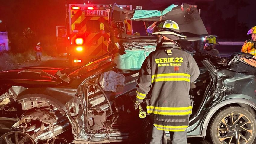 (FOTOS) ACCIDENTE sobre la México-Puebla: Cuerpo de conductor fallecido queda PRENSADO tras colisión