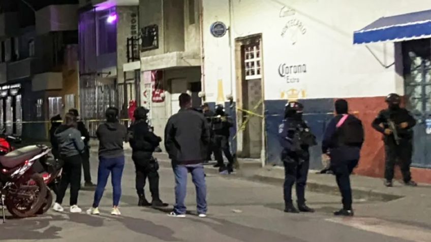 Dan muerte a dos hombres dentro de bar en Guanajuato; comando armado irrumpió y disparó