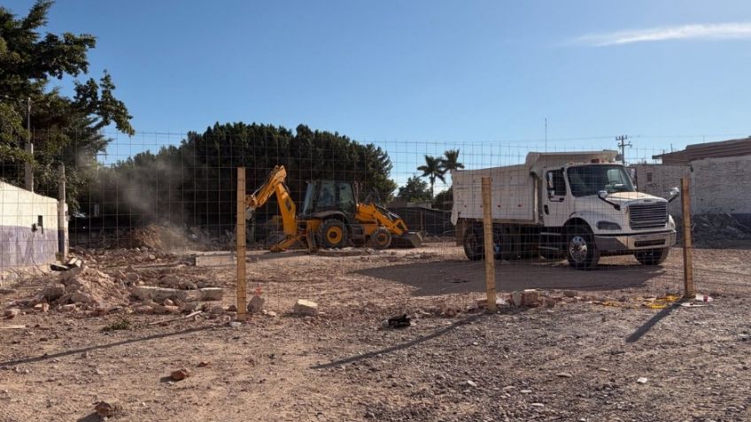 Inicia la demolición de la vieja Central de Autobuses en Navojoa por riesgo de colapso
