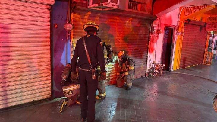 Voraz INCENDIO en taller de Monterrey causa pánico y moviliza a las autoridades