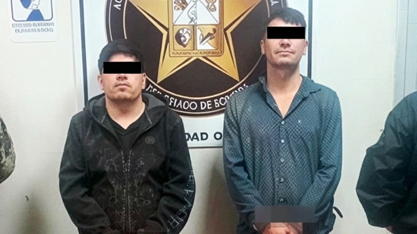 Llevaban hasta una ametralladora: Caen dos sujetos con arsenal, droga y vehículos en Bácum