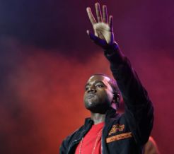 Kanye West en México: Embajada de Israel reprueba venta de ropa nazi no oficial en sus conciertos