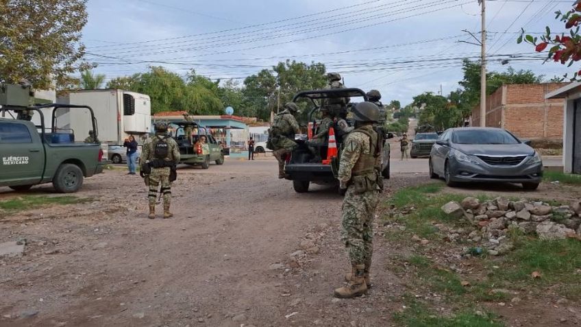 Motosicarios dan alcance a joven conductor y lo atacan a balazos en calles del sur de Culiacán