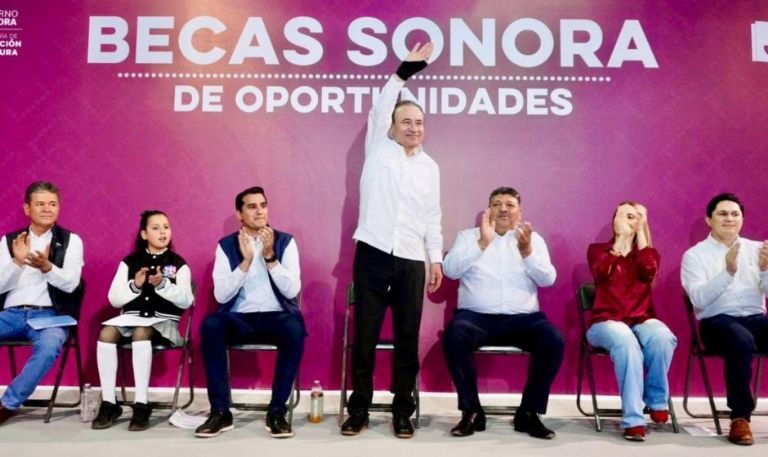 Alfonso Durazo asegura el futuro universitario con Becas Sonora de Oportunidades