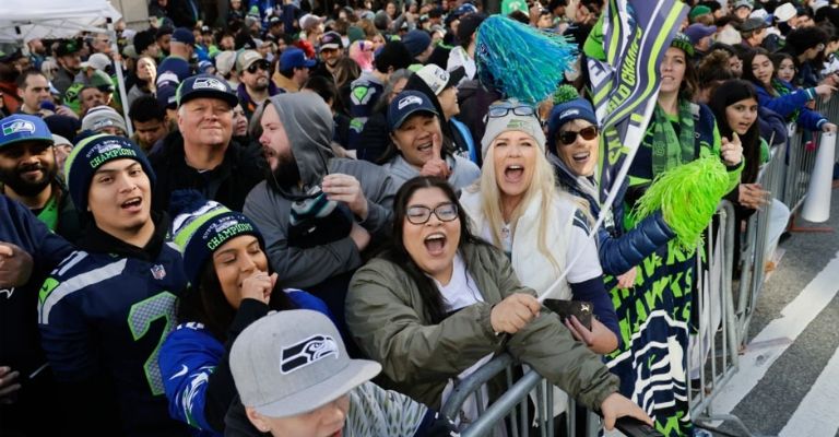 Miles de aficionados vitorearon a su héroes