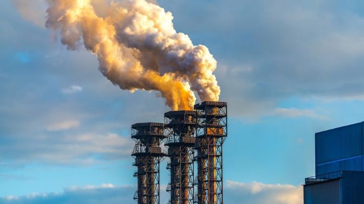 Trump revoca el 'dictamen de peligro' y pone fin a legislación climática en Estados Unidos