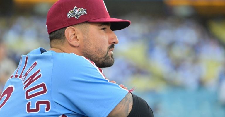 Castellanos se va por la puerta de atrás