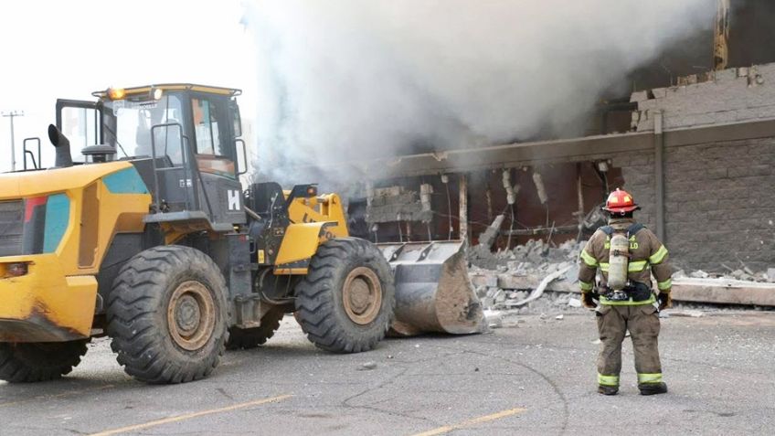 Autoridades contienen 100% de incendio en Sam's de Hermosillo; reportan un bombero lesionado