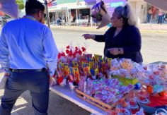 Foto ilustrativa de nota Día del Amor reactiva economía y 'rescata' las ventas en el Mercado Municipal de Navojoa