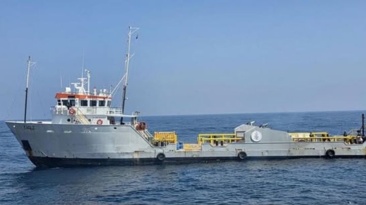 El Salvador incauta embarcación con 6.6 toneladas de cocaína, el mayor decomiso de su historia