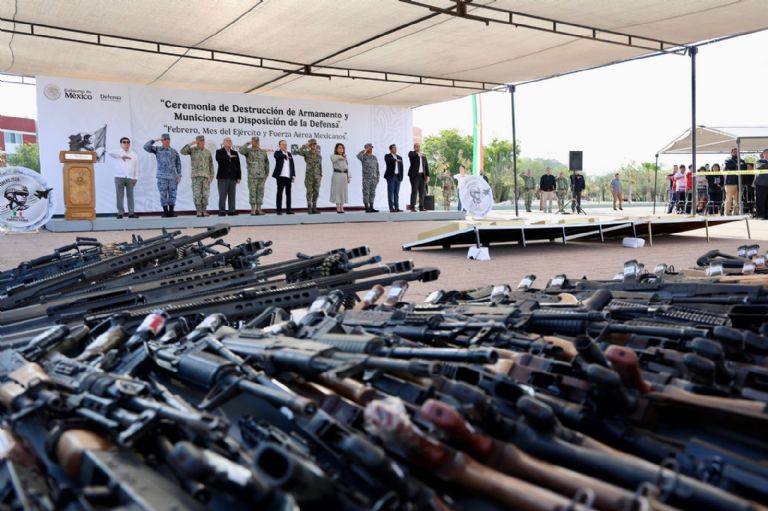 Se retiran de las calles más de 900 armas; Alfonso Durazo encabeza ceremonia de destrucción