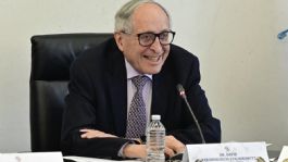 Foto que representa a A sus 83 años, David Kershenobich, secretario de Salud, tiene influenza: ¿Cuál es su estado actual?