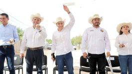 Foto que representa a En gira de trabajo por Opodepe, Rayón y San Miguel de Horcasitas, Durazo lleva infraestructura hídrica y apoyos educativos