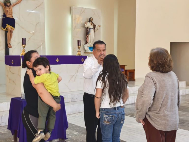 Cajemenses acuden a imposición de ceniza; Felipe Pozos Lorenzini hace llamado a la comunidad católica