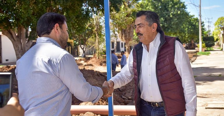 Continúan trabajos de infraestructura sanitaria y pavimentación