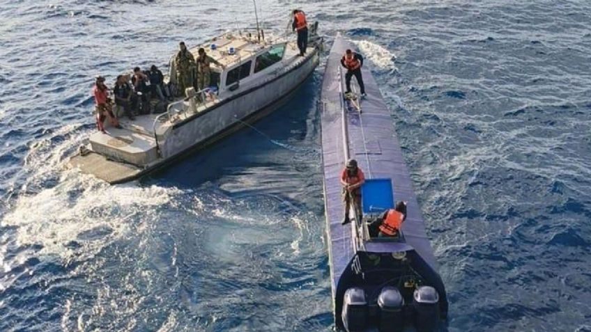 Semar intercepta sumergible con cuatro toneladas de droga en costas de Colima