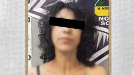 Foto que representa a Arrestan a mujer por lesionar a un hombre por fuera de bar en Nogales; lo atacó a navajazos