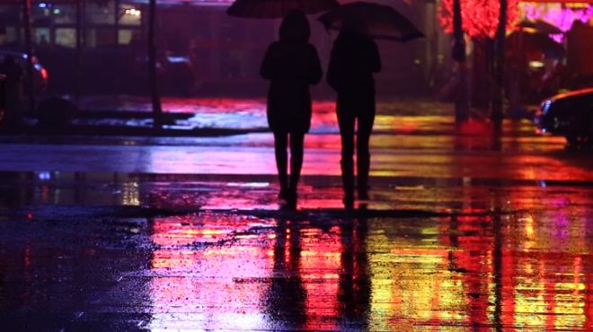 Foto ilustrativa de nota Clima HOY lunes 2 de febrero de 2026 en la NOCHE: Se alerta por LLUVIAS FUERTES y BAJAS TEMPERATURAS para estas regiones