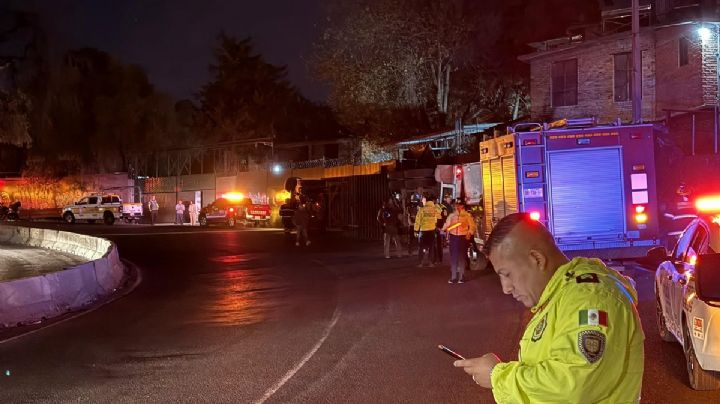 ¿Qué pasó en Viaducto Tlalpan HOY? Volcadura de tráiler afecta el TRÁFICO en CDMX rumbo a Morelos