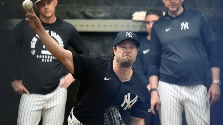 Estelar lanzador de Yankees avanza en su rehabilitación; tira a 96 millas en entrenamiento