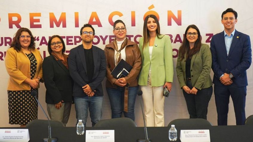 Alfonso Durazo premia a ganadores del concurso 'Anteproyecto Urbano Zona Cruz Gálvez en Hermosillo'