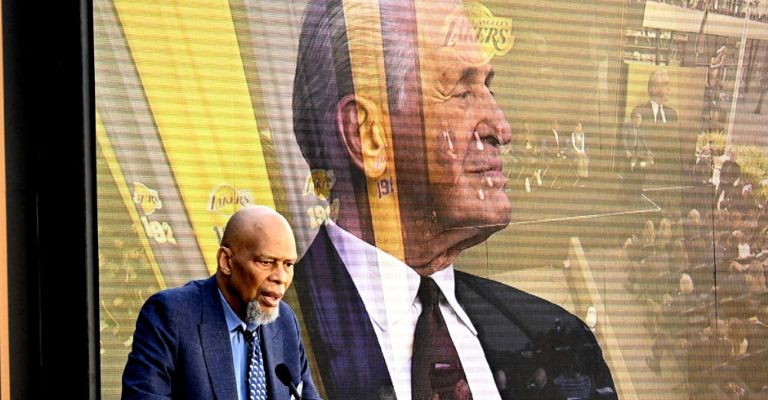 Abdul-Jabbar elogió a suexentrenador