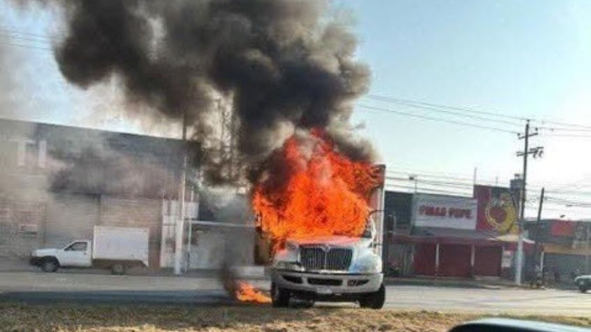 (VIDEOS) ¿Qué pasa en Jalisco HOY? BLOQUEOS y quema de vehículos tras operativo en Tapalpa; ZONAS afectadas