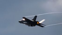 Foto que representa a Estados Unidos ataca embarcación en el mar del Caribe y deja tres personas sin vida