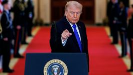 Foto que representa a Entra en vigor arancel global del 15% impuesto por Trump: ¿Qué cambia y qué queda exento?