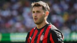 Foto que representa a 'Santi' Giménez avanza en su recuperación; esta sería la fecha para su regreso con el AC Milan