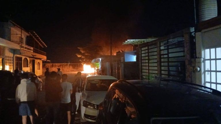 Continúan BLOQUEOS en Jalisco este martes. Foto: Internet