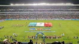 Foto que representa a VIDEO: Así fue el homenaje a militares fallecidos antes iniciar el partido México vs Islandia