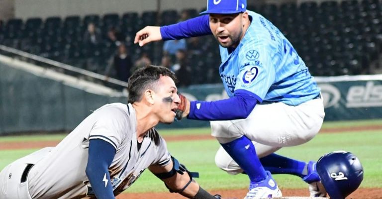 El 'Tito' cumplió con creces en la primera base de Yaquis