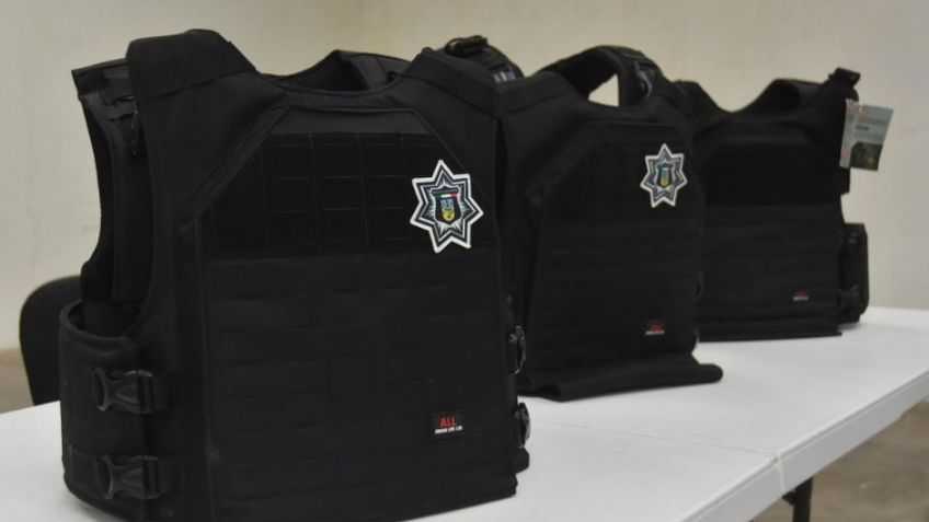 Elías Retes entrega fornituras y chalecos balísticos a seguridad municipal de Navojoa