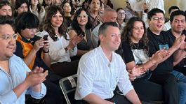 Foto que representa a "No les voy a dar spoilers porque no son los tiempos": Colosio Riojas en su visita a Hermosillo