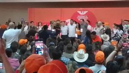 Foto que representa a Rogelio Cota rinde protesta como dirigente de MC en Hermosillo con la presencia de Colosio Riojas