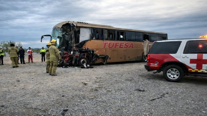 Procesan a chofer de autobús que chocó en carretera de Caborca; cinco personas fallecieron