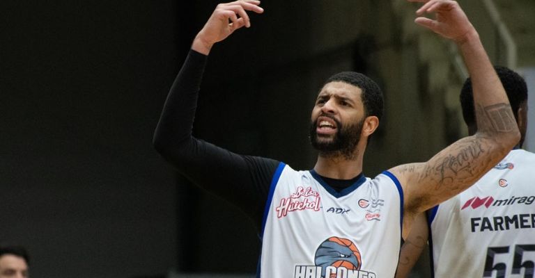 Perkins reclama una falta de los astados