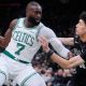 Brown y Vucevic encabezan a los Celtics que se aprovechan de los Nets para apalearlos