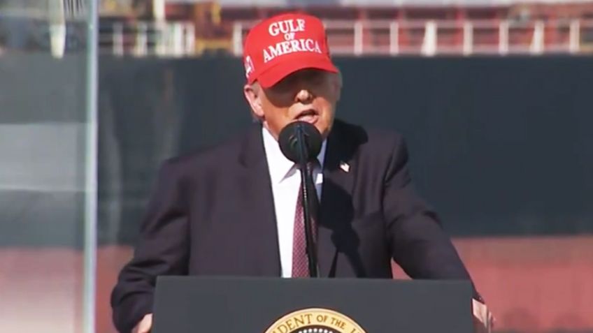 Desde la costa de Texas, Trump asegura que México ya "aceptó" el nombre de Golfo de América