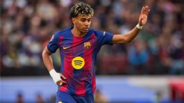 Foto que representa a Lamine Yamal anota 'hat-trick' para que el Barcelona golee al Villarreal y asegure el liderato de LaLiga