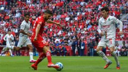 Foto que representa a Chivas se desmorona; Toluca vence al Guadalajara y se 'roba' el liderato del Clausura 2026