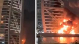 Foto que representa a VIDEO: Dron iraní provoca incendio en el lujoso hotel Burj Al Arab de Dubái; cancelan vuelos