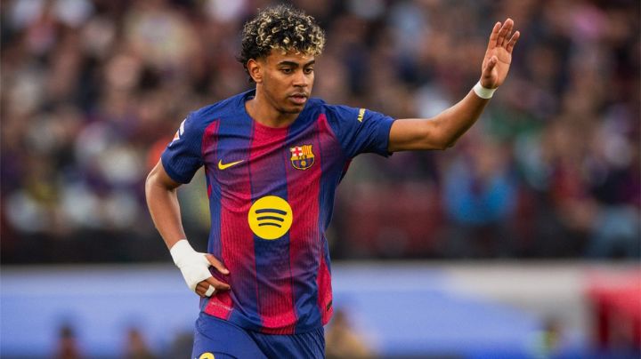 Lamine Yamal anota 'hat-trick' para que el Barcelona golee al Villarreal y asegure el liderato de LaLiga