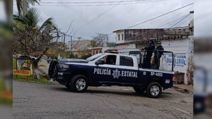 Hombres armados privan de su libertad a mecánico durante pleno acto cívico en escuela de Veracruz